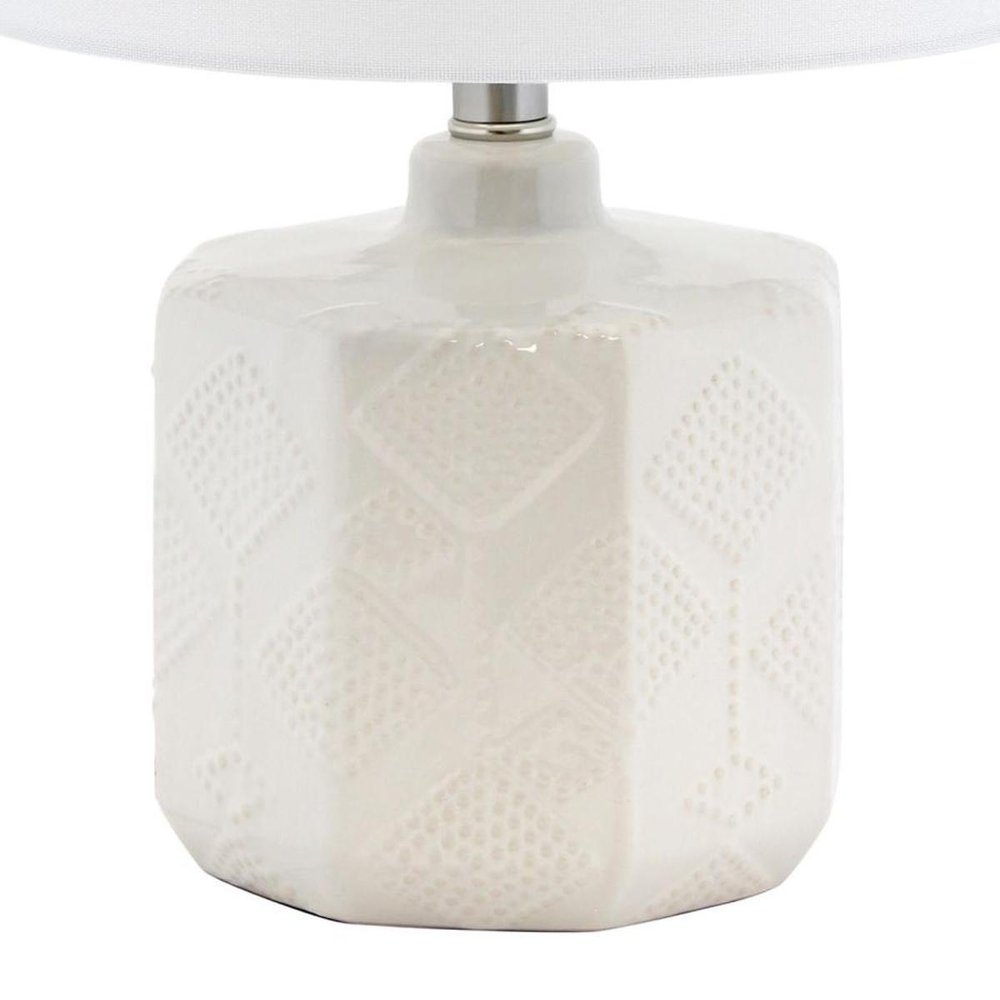 19" Off White Round Table Lamp With Drum Shade